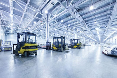 2020 demonstrated the importance of warehouses during a crisis. An effective lighting and controls strategy can help keep the supply chain moving